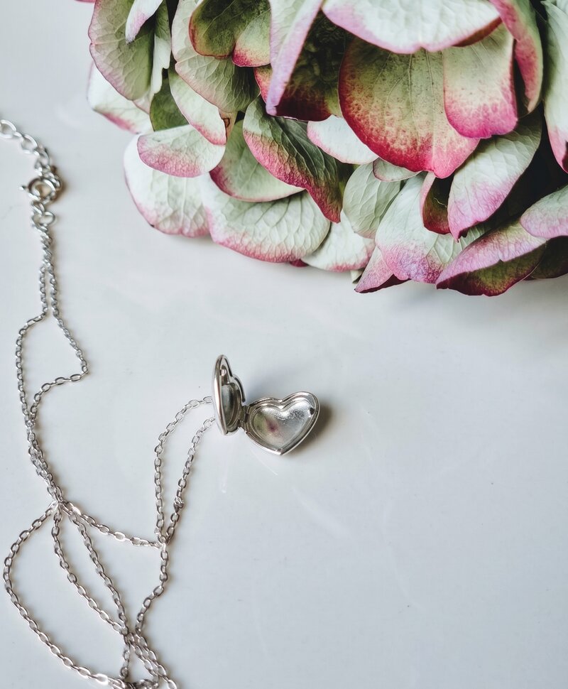 Silberne Kette Mit Herzförmigem Medaillon Amélie