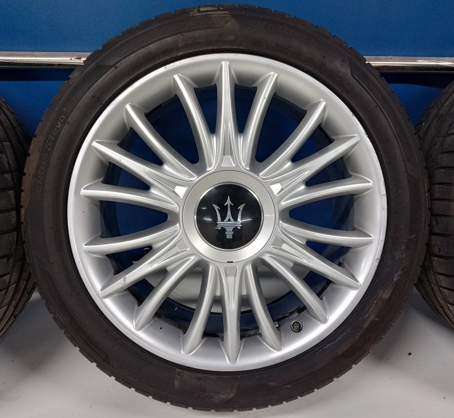 Maserati 19 inch Quattroporte Tritone velgen + Zomerbanden