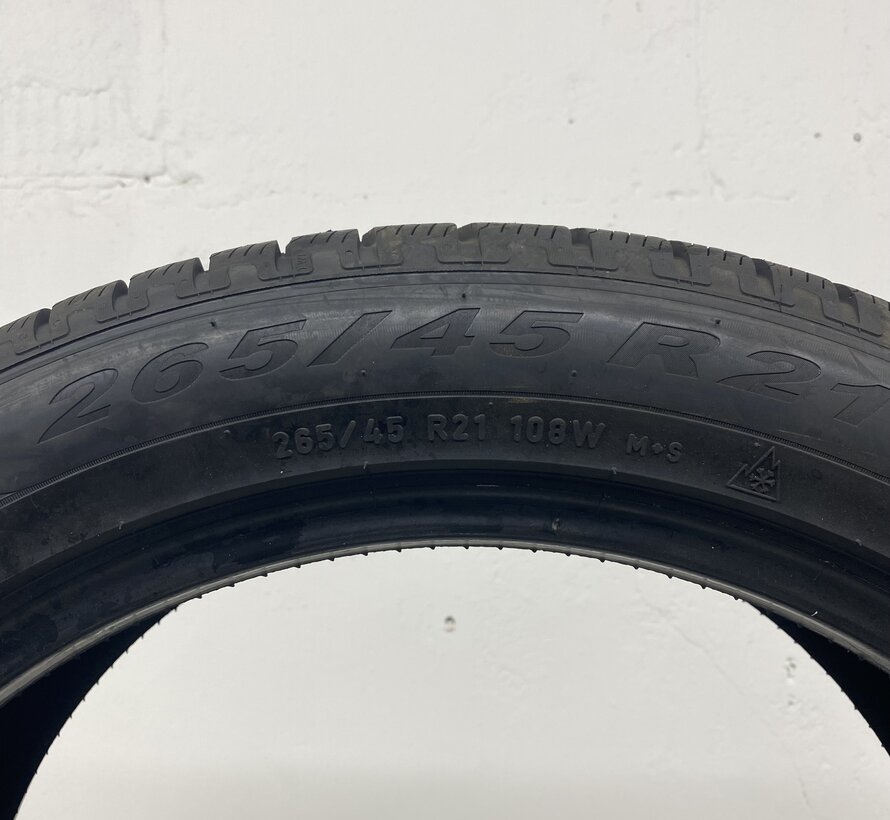 265/45 R21 Pirrelli