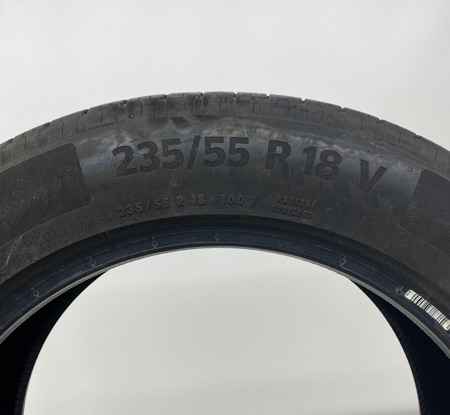 235/55 R18 Continental