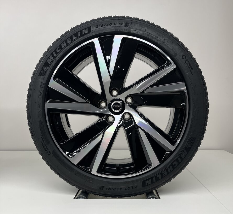 Volvo NIEUWE 19 inch R-design velgen + Winterbanden V90 / S90