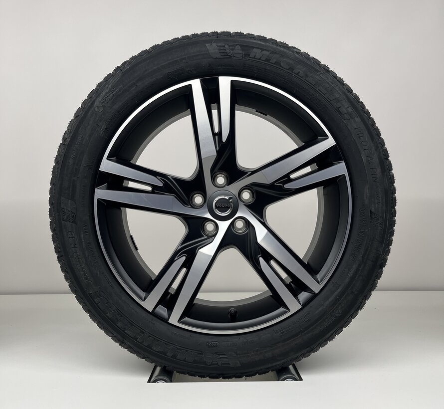 Volvo NIEUWE 19 inch R-design velgen + winterbanden XC40 V90CC