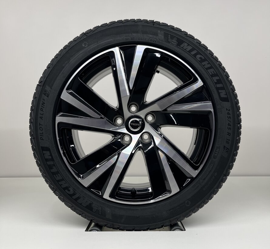 Volvo NIEUWE 18 inch R-Design velgen + Winterbanden V90 / S90