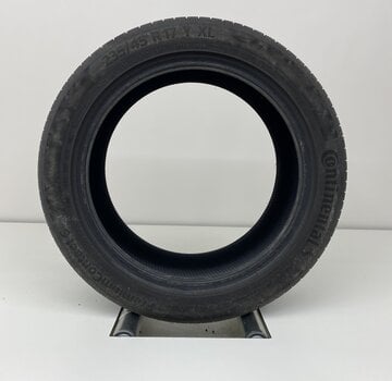 235/45 R17 Continental
