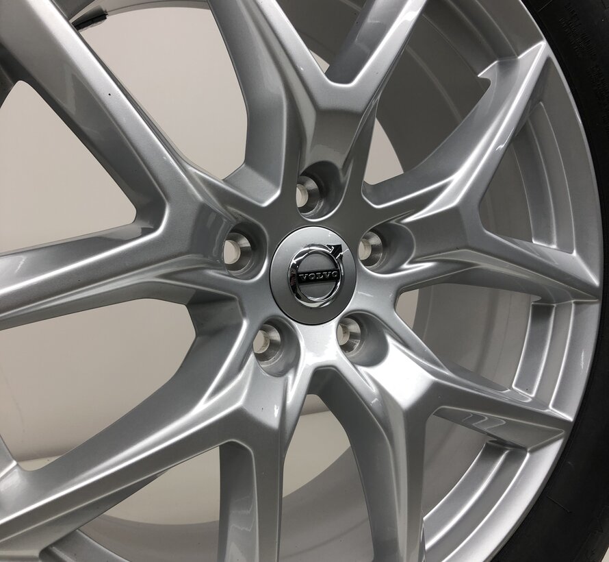 Volvo 18 inch velgen + winterbanden XC60 2018-