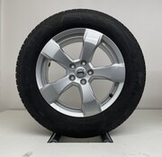  Volvo. Volvo 17 inch velgen + winterbanden XC40 D3 D4 T2 T3