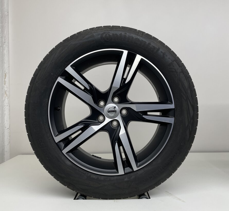 Volvo NIEUWE 19 inch R-design velgen + Zomerbanden XC60 vanaf 2017