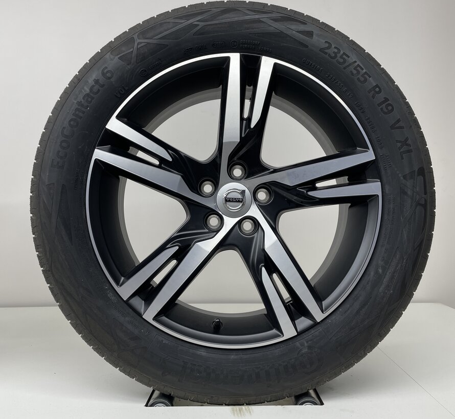 Volvo NIEUWE 19 inch R-design velgen + Zomerbanden XC60 vanaf 2017