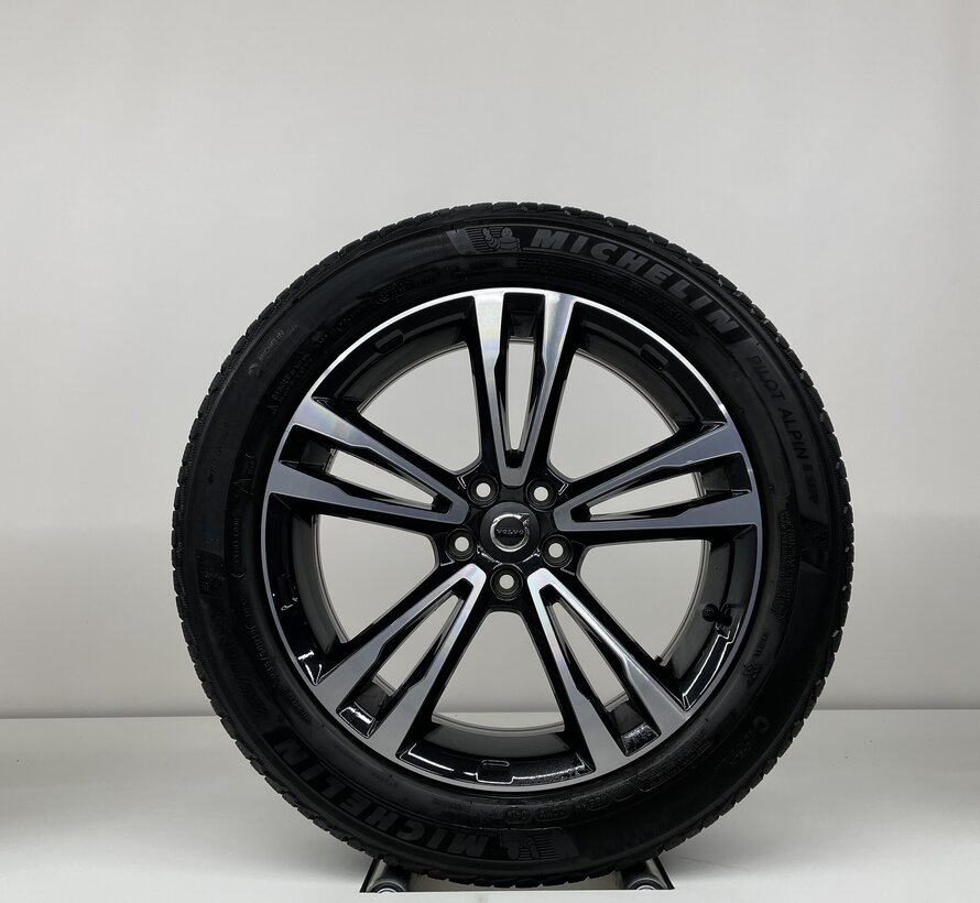 Volvo 19 inch inscription velgen + winterbanden XC40 V90CC