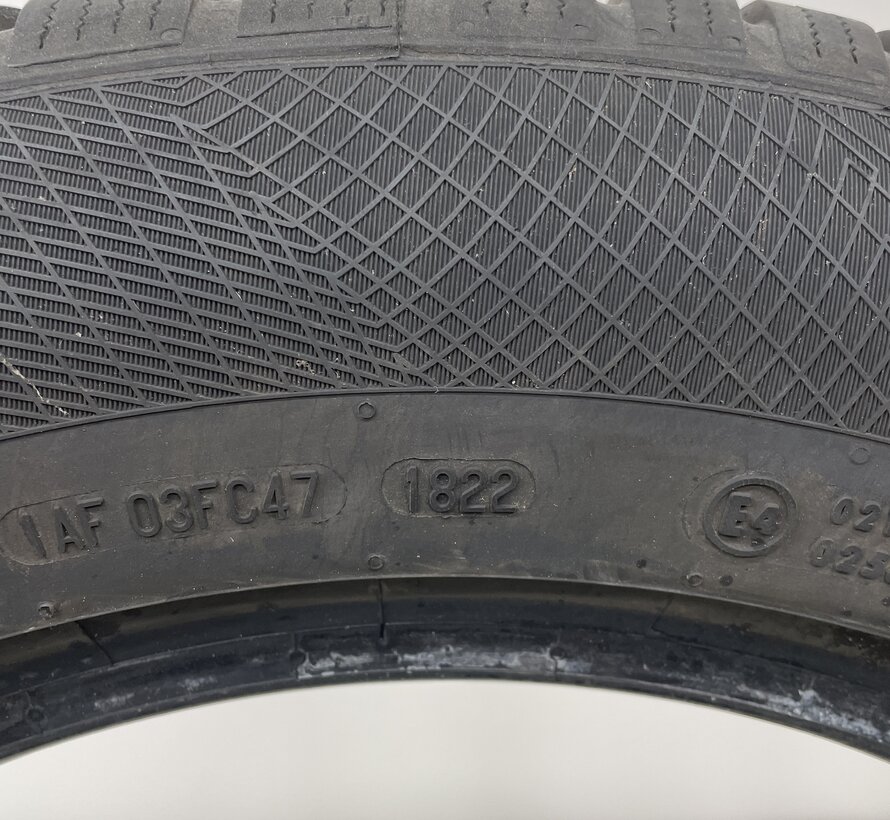 235/60 R18 Continental Winter Contact