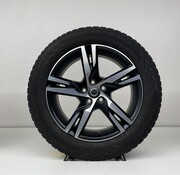 Volvo Volvo 18 inch R-design velgen + winterbanden XC40