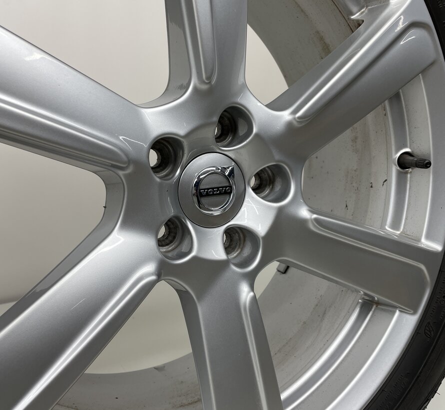 Volvo 19 inch velgen + winterbanden XC90 2015-