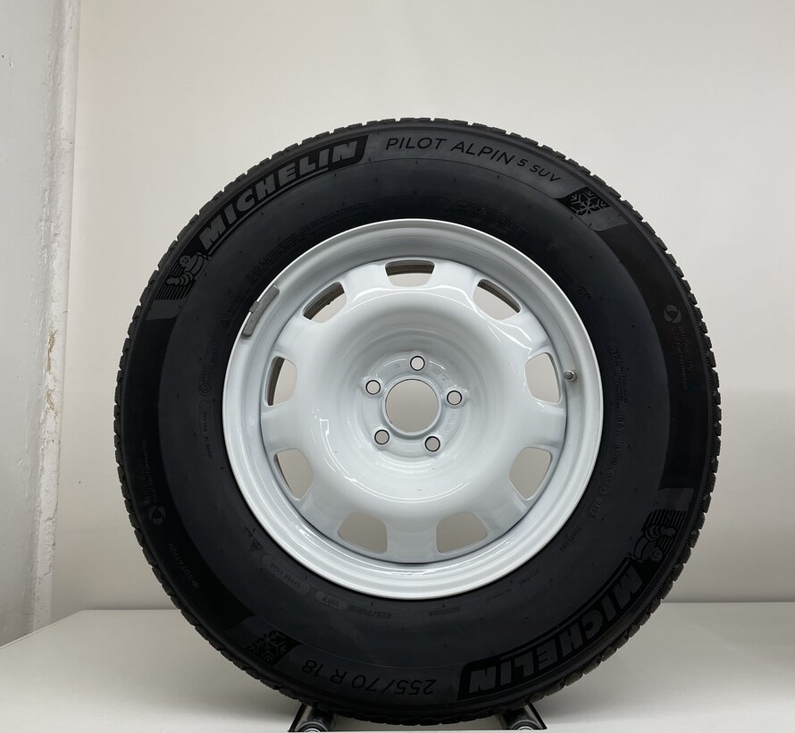 Land Rover Defender 18 inch velgen style 5093 Winterbanden