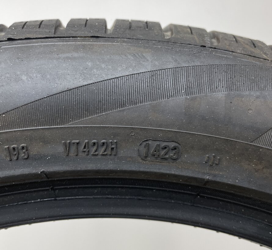 235 / 50  R20 Pirelli Scorpion Zero