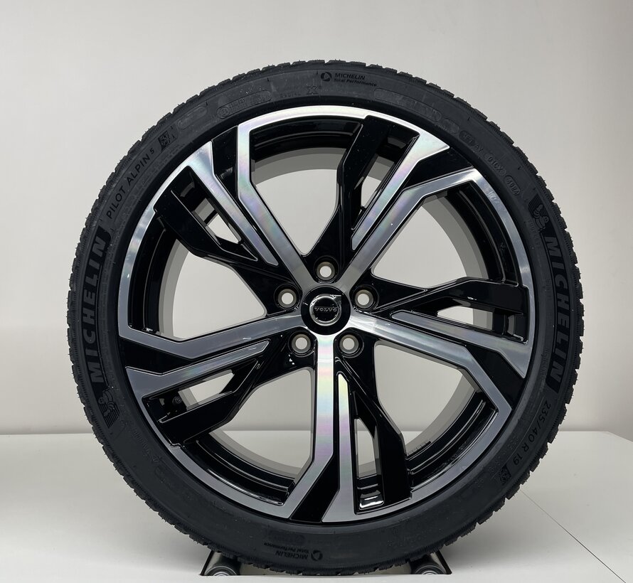 Volvo NIEUWE 19 inch R-design velgen + winterbanden V60 / S60 2018-