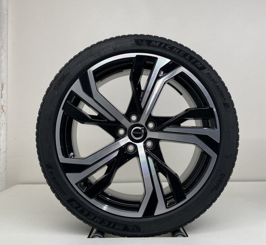Volvo NIEUWE 19 inch R-design velgen + winterbanden V60 / S60 2018-