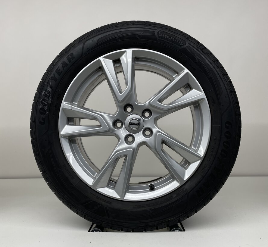 Volvo 18 inch velgen + winterbanden XC40