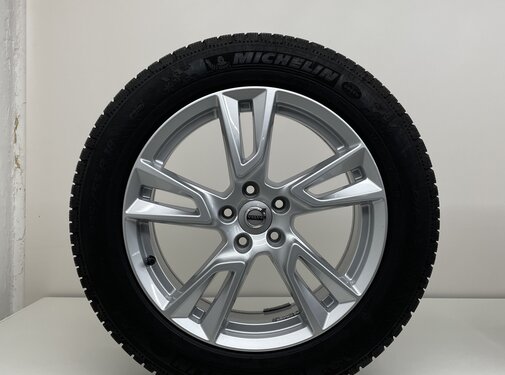 Volvo Volvo 18 inch velgen + winterbanden XC40 / V90 CC