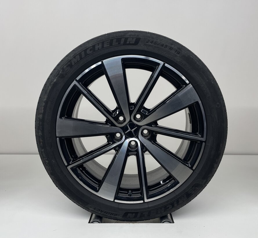 19 inch 5-V spoke black diamond cut velgen + zomerbanden polestar 2