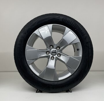  Volvo Volvo 18 inch velgen + zomerbanden XC40