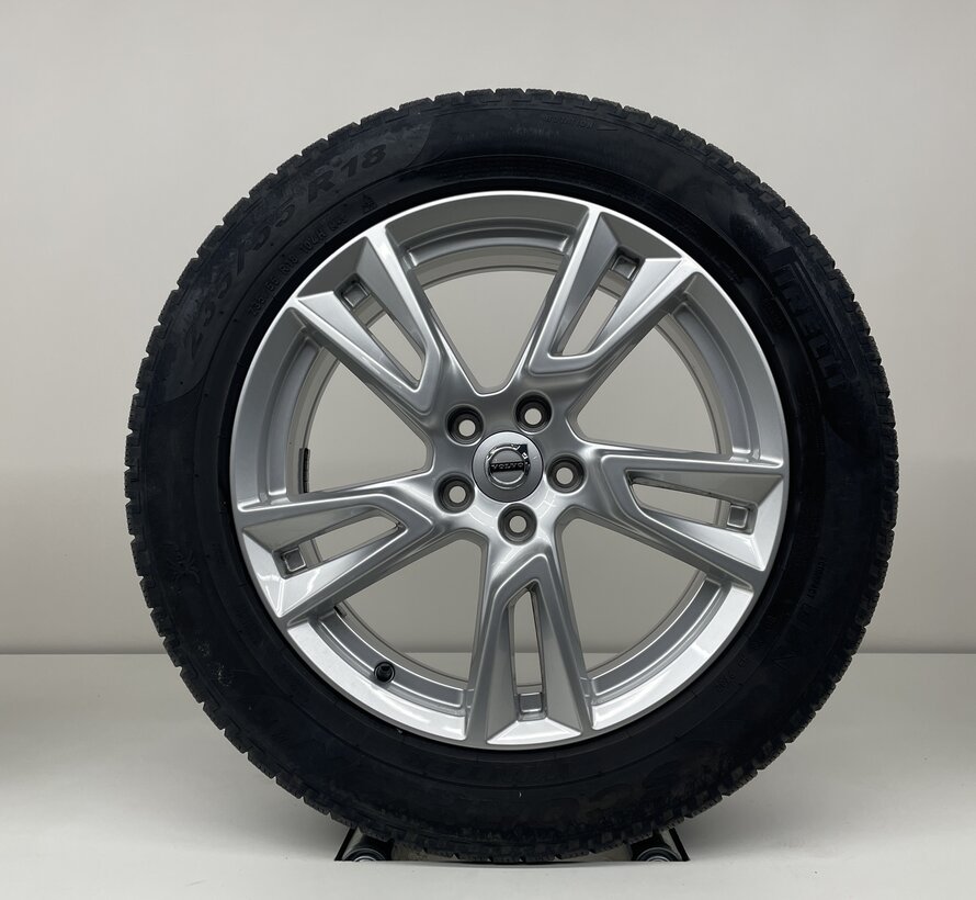Volvo 18 inch velgen + winterbanden XC40