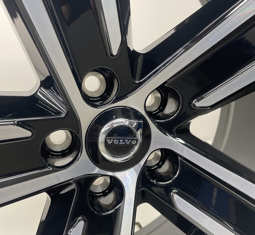 Volvo Nieuwe 22 inch R-design velgen + Zomerbanden XC90 2015-