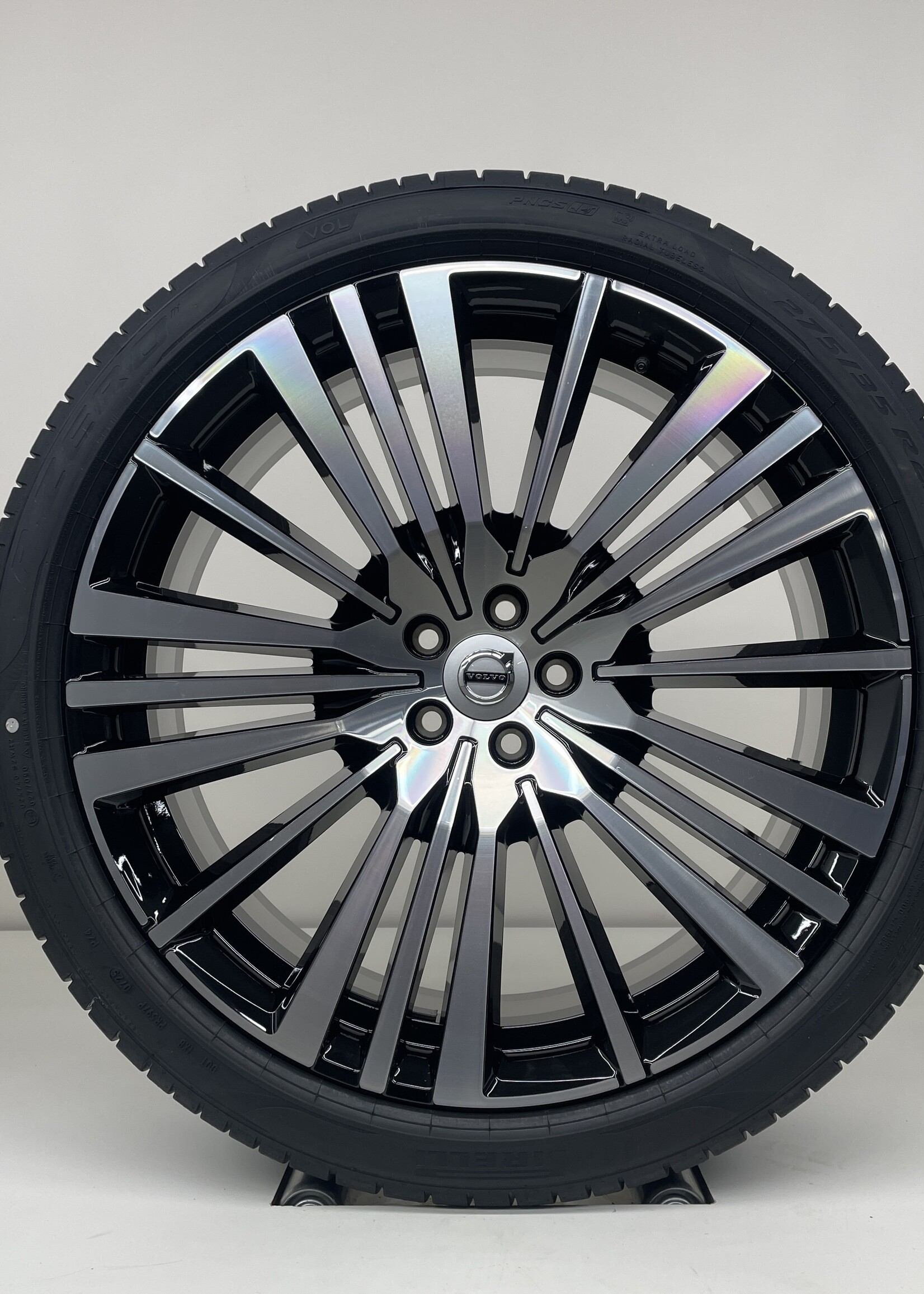 Volvo Volvo NIEUWE 22 inch 20 spaaks velgen + zomerbanden XC90 2015- ACTIE