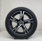  Volvo Volvo 19 inch R-design velgen  + zomerbanden XC40