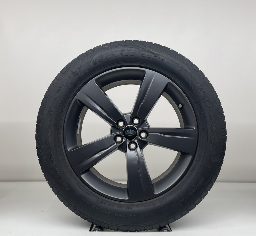 Range Rover 19 inch velgen + Zomerbanden Velar