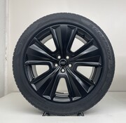 Land Rover Land Rover Range Rover (sport) NIEUWE 22 inch velgen STYLE 1072 + Winterbanden