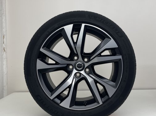  Volvo Volvo 18 inch R-design velgen + zomerbanden V60/S60 2018-