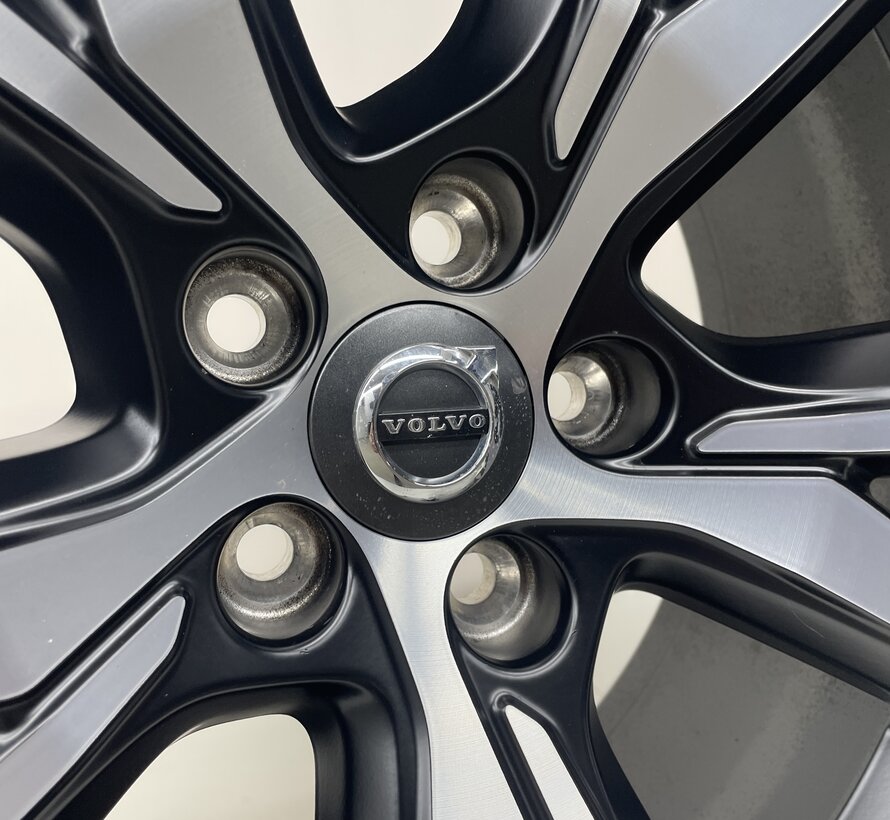 Volvo 18 inch R-design velgen + zomerbanden V60/S60 2018-