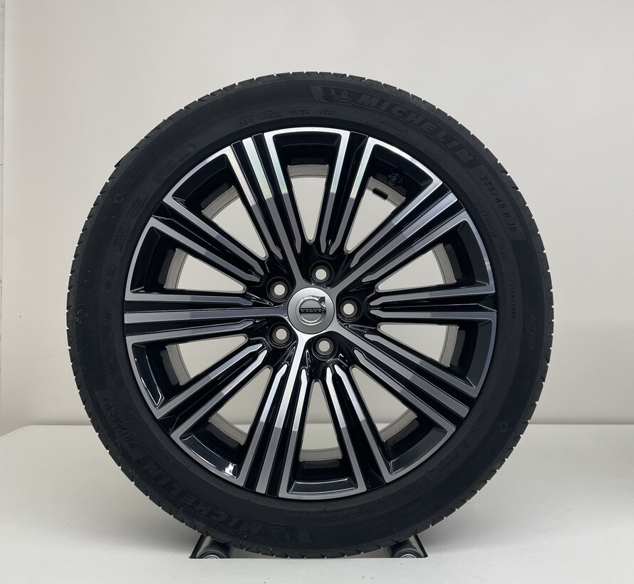 Volvo 18 inch inscription velgen + Zomerbanden V60 / S60 2018-