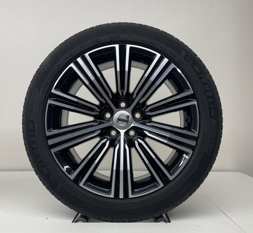 Volvo 18 inch inscription velgen + Zomerbanden V60 / S60 2018-