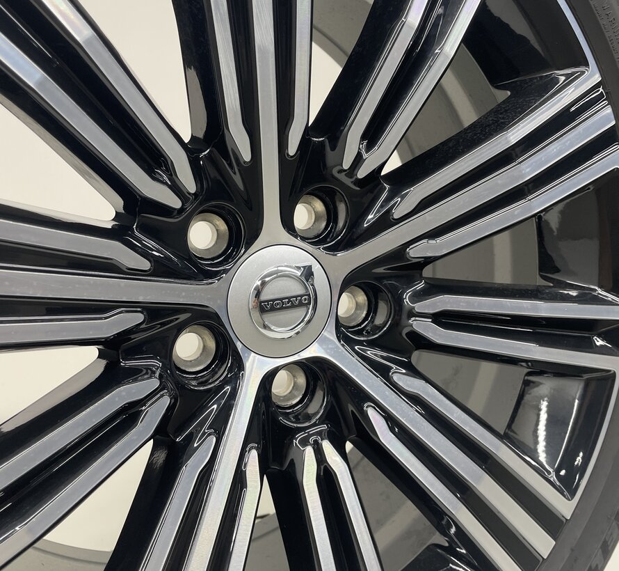 Volvo 18 inch inscription velgen + Zomerbanden V60 / S60 2018-