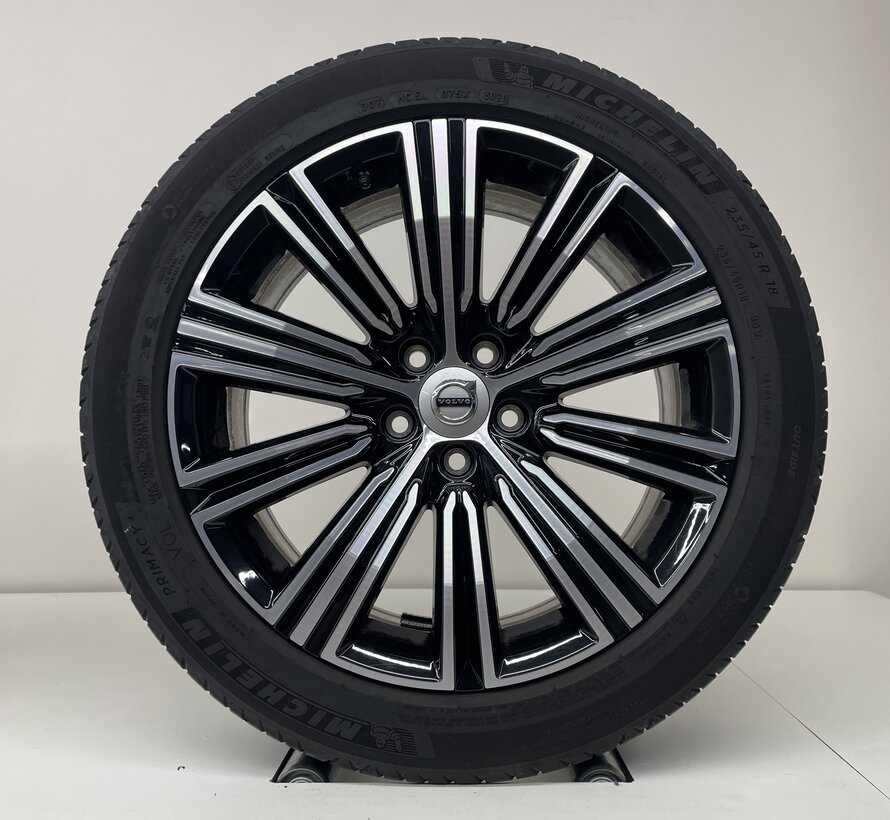 Volvo 18 inch inscription velgen + zomer/all seasonbaden V60 / S60 2018-