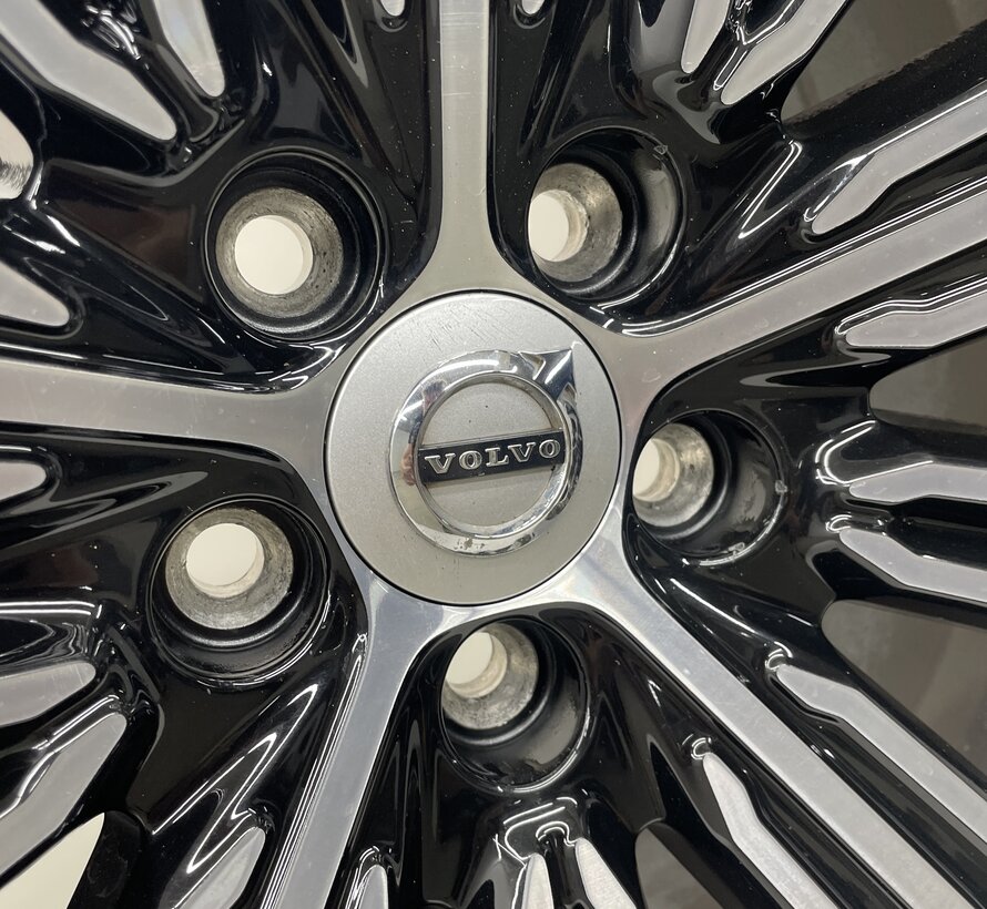 Volvo 18 inch inscription velgen + zomer/all seasonbaden V60 / S60 2018-