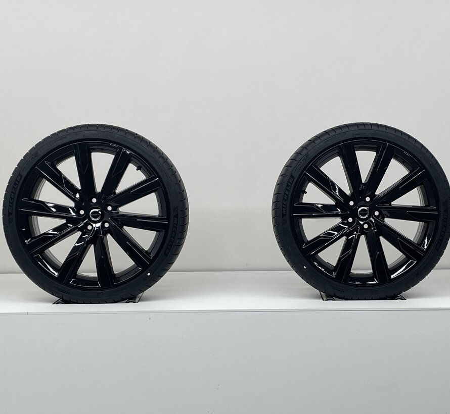 Volvo NIEUWE 20 inch Black Edition velgen + Zomerbanden V60 / S60 2018-