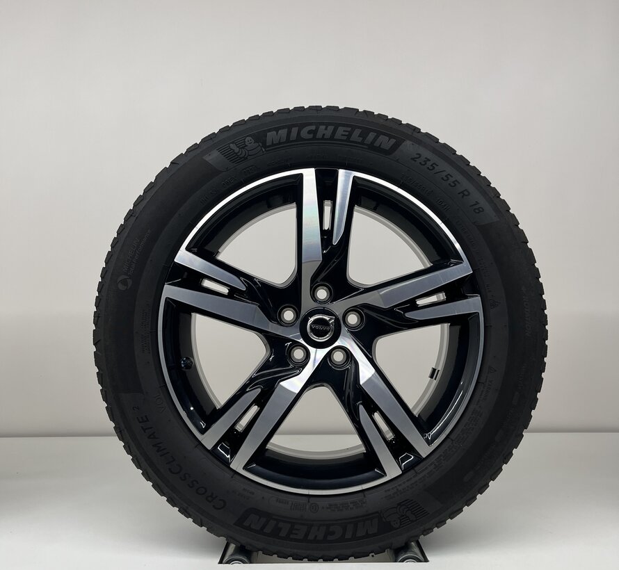 Volvo 18 inch R-design velgen + all seasonbanden XC40