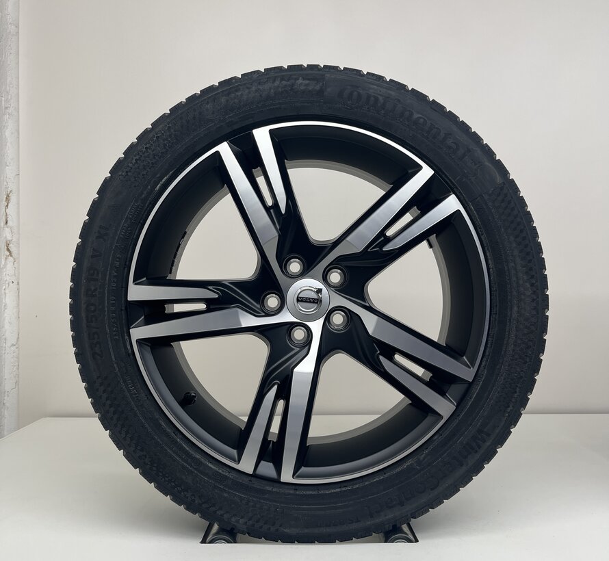 Volvo NIEUWE  19 inch R-design velgen + Winterbanden XC40