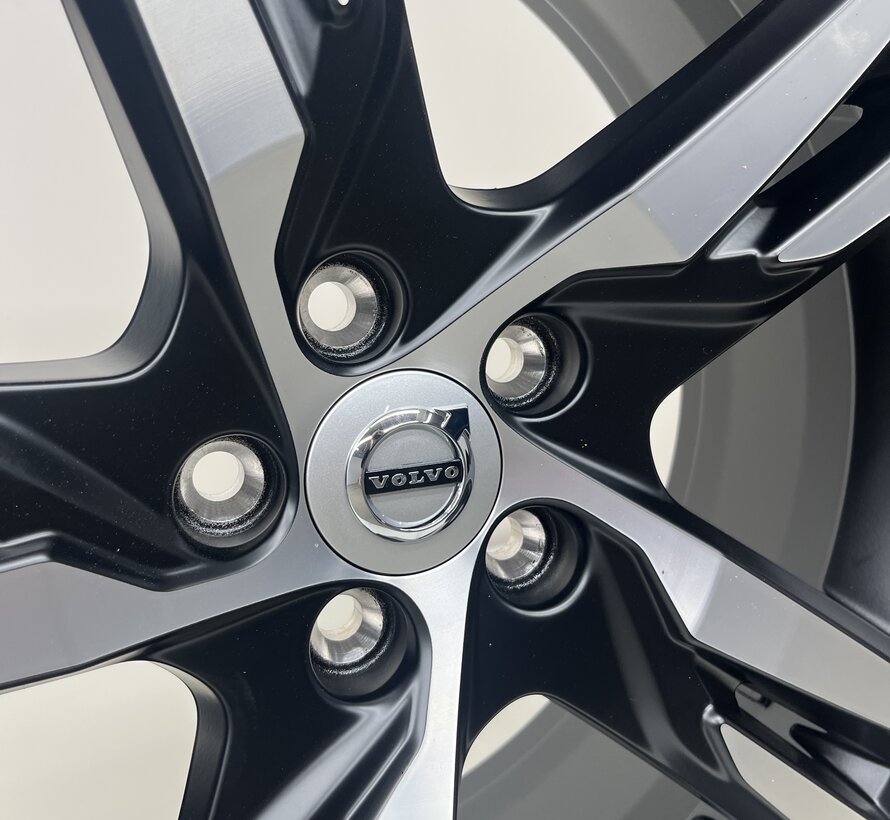 Volvo NIEUWE 19 inch R-design velgen + winterbanden XC60 2017-