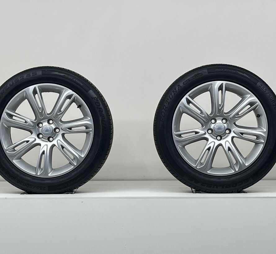 Range Rover Velar 20 inch velgen + allseason banden