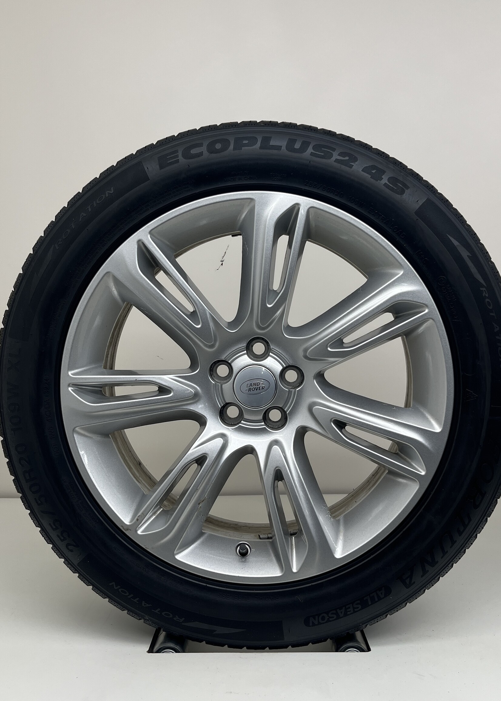 Land Rover Range Rover Velar 20 inch velgen + allseason banden