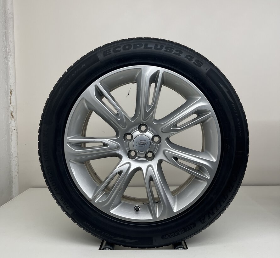Range Rover Velar 20 inch velgen + allseason banden