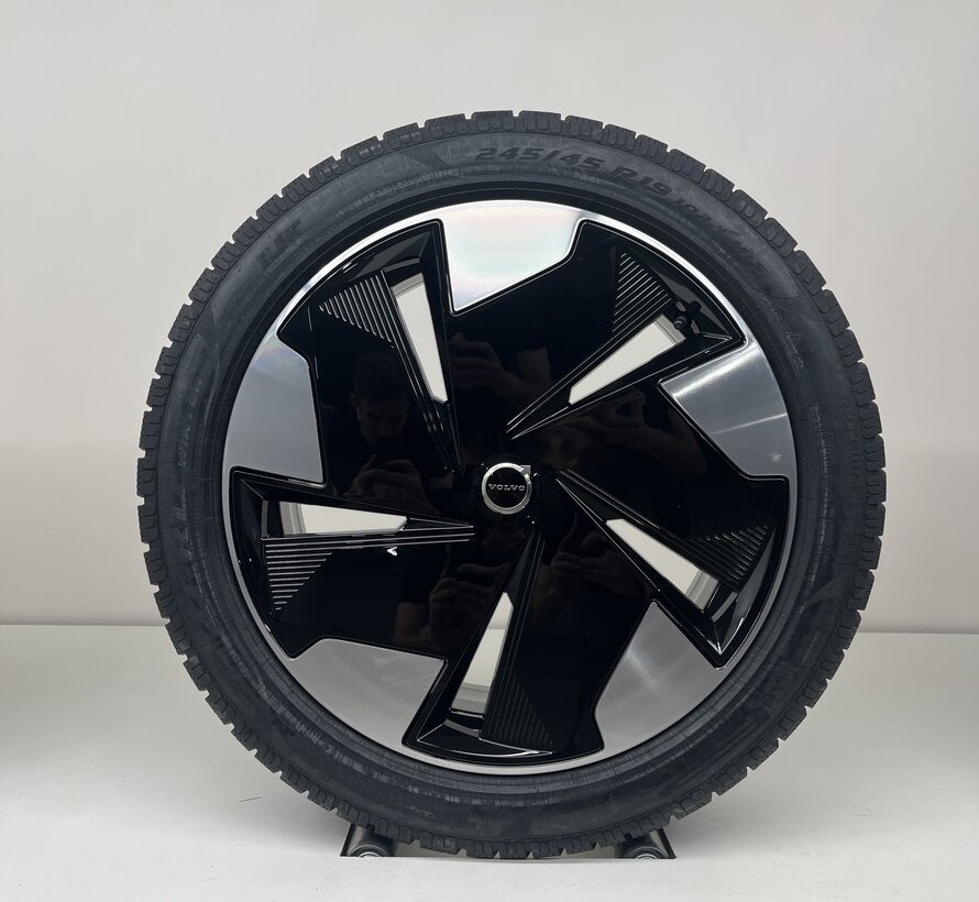 Volvo NIEUWE 19 inch velgen + winterbanden EX30