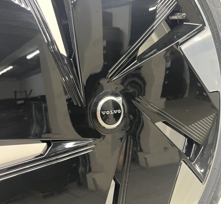 Volvo NIEUWE 19 inch velgen + winterbanden EX30