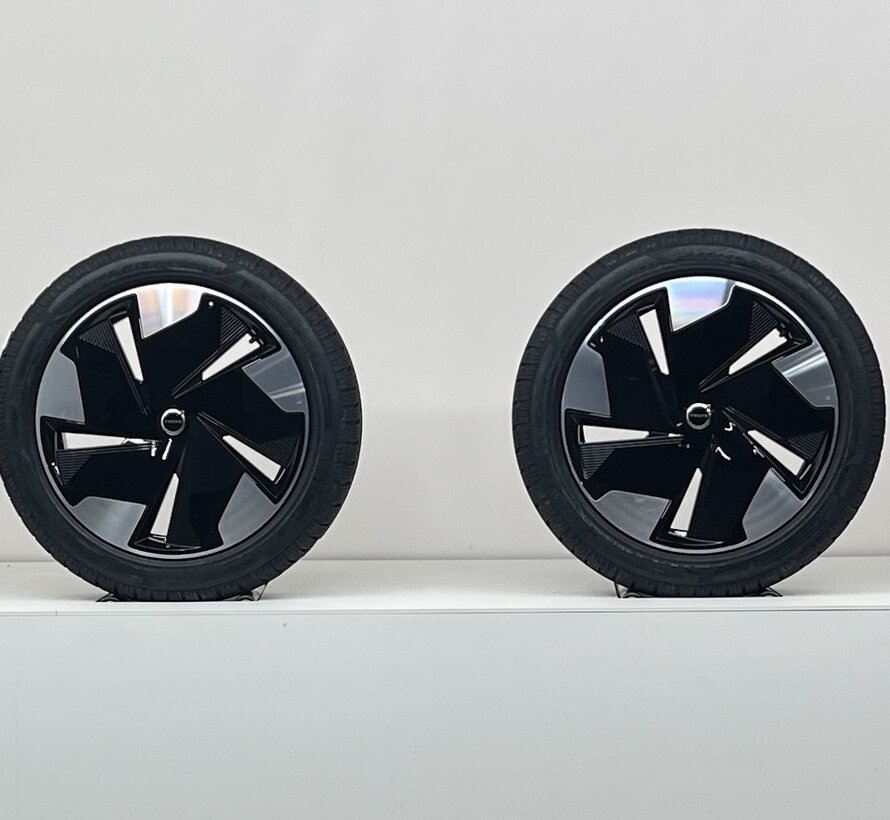 Volvo NIEUWE 19 inch velgen + winterbanden EX30
