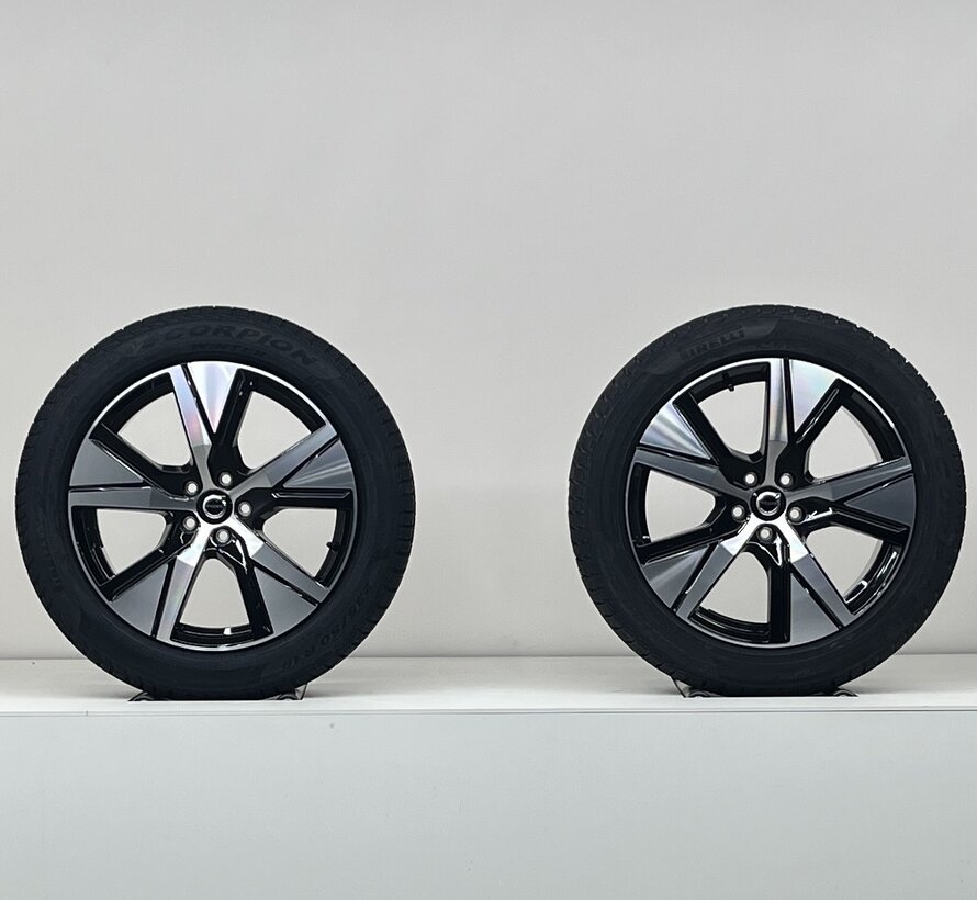 Volvo NIEUWE 19 inch velgen + Winterbanden EX40