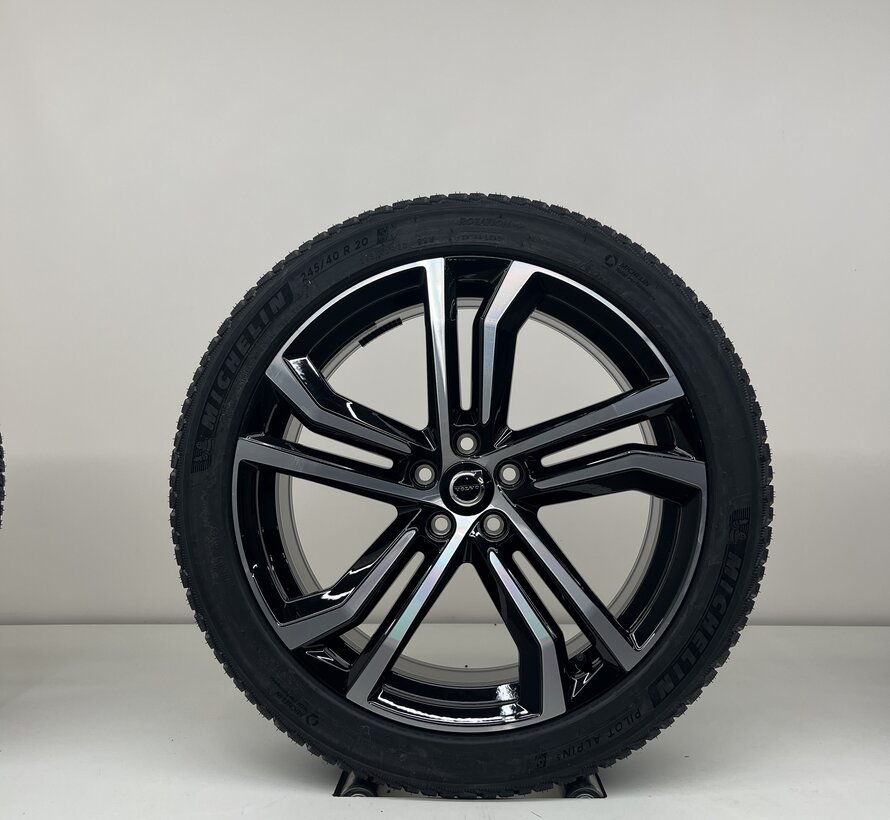 Volvo NIEUWE 20 inch R-design velgen + Winterbanden S90 / V90