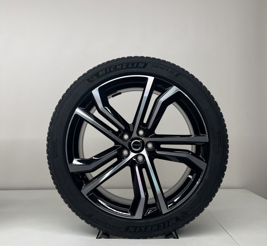 Volvo NIEUWE 20 inch R-design velgen + Winterbanden S90 / V90